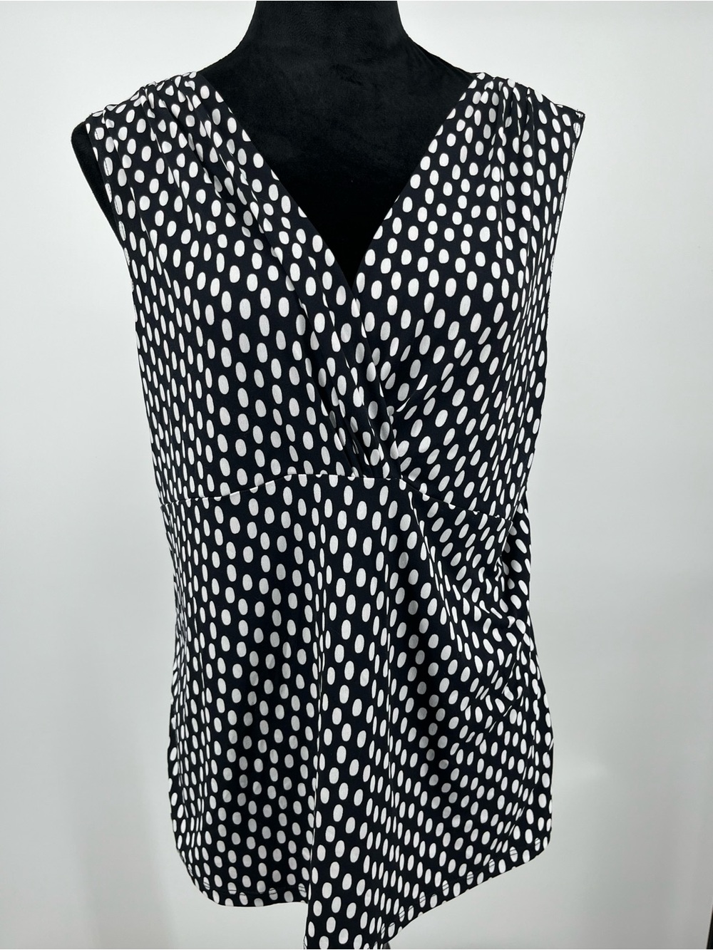 Josephine Chaus Black & White Polka Dot Sleeveless V-Neck Top